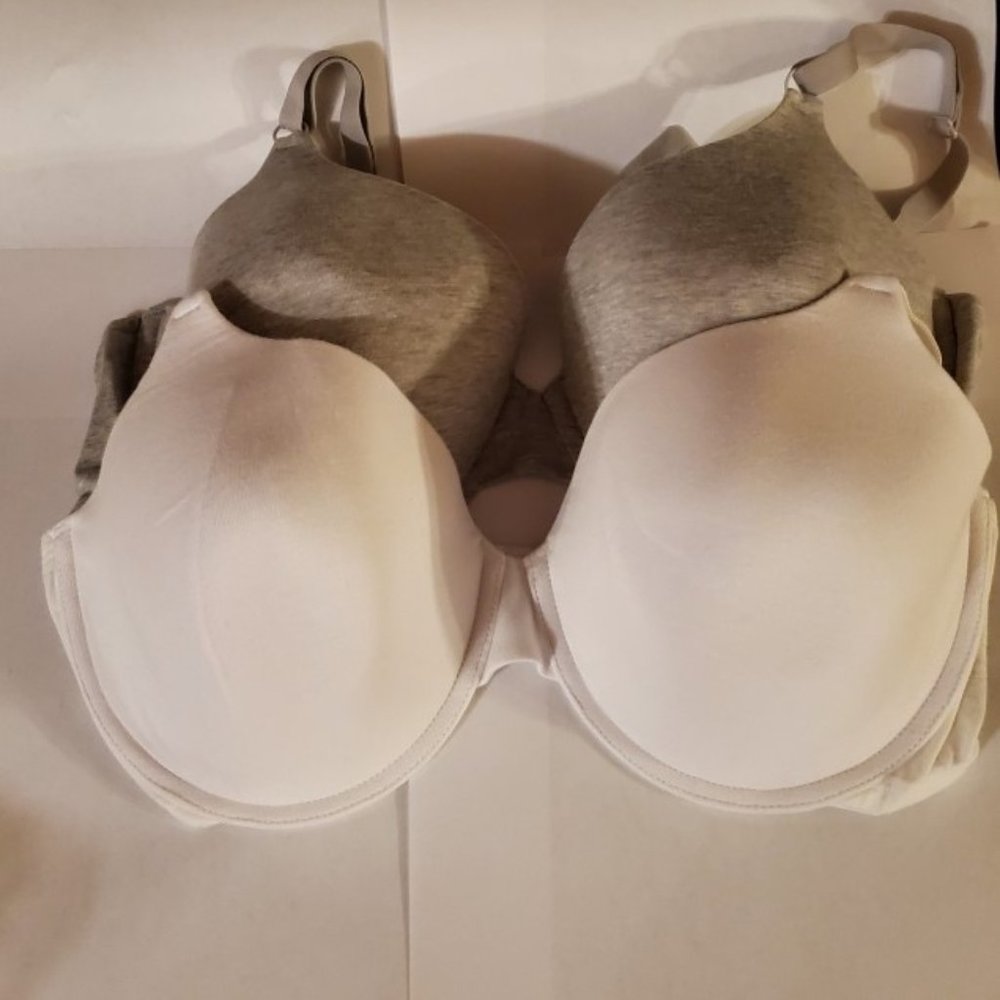 2 New W/O Tags  Fruit Of The Loom 40D Tshirt bras
